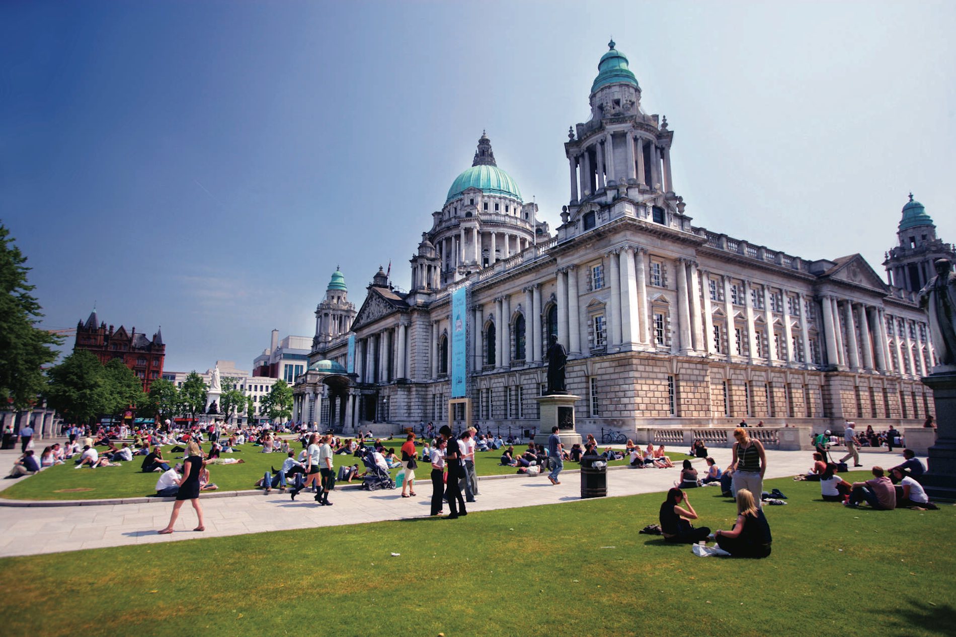 Gardens and memorials at Belfast City Hall