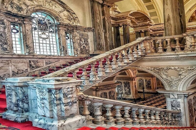 Interior features of Belfast City Hall